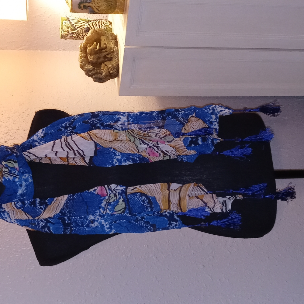 NWT scarf